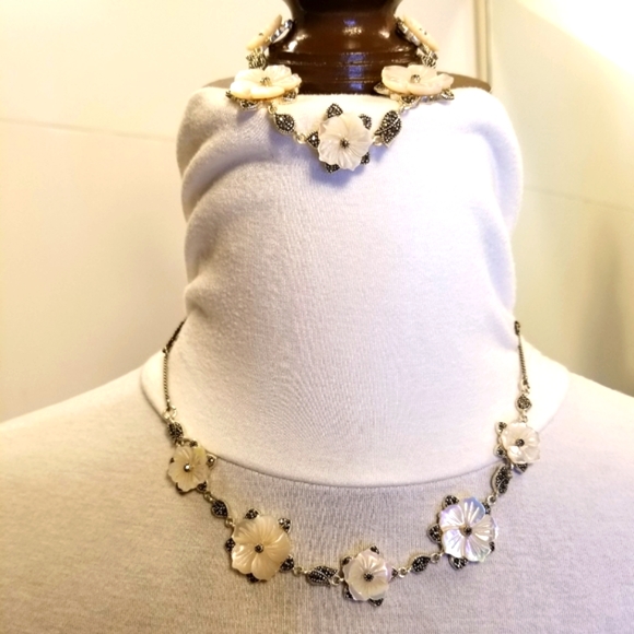 Sterling Silver Marcasite White MOP Hawaiian Hibiscus Plumeria flower bracelet - Picture 2 of 13